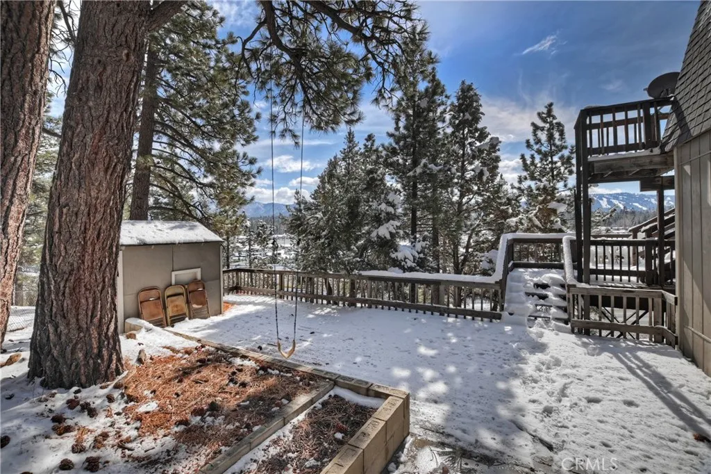1004 White Mountain Drive, Big Bear City, California 92314 home-pic-23