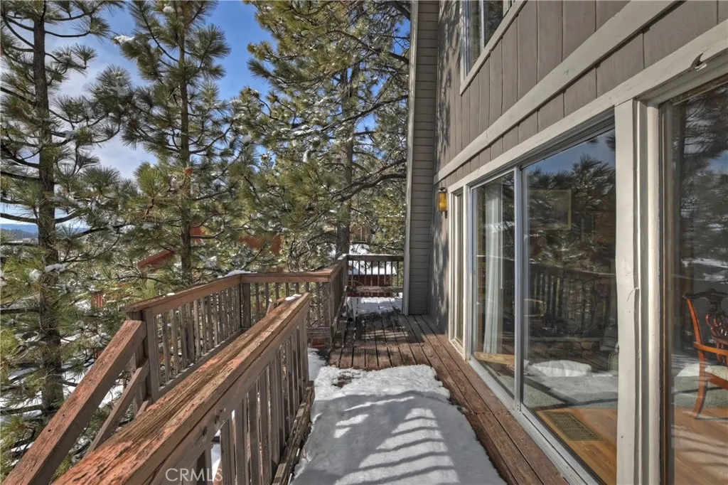 1004 White Mountain Drive, Big Bear City, California 92314 home-pic-25