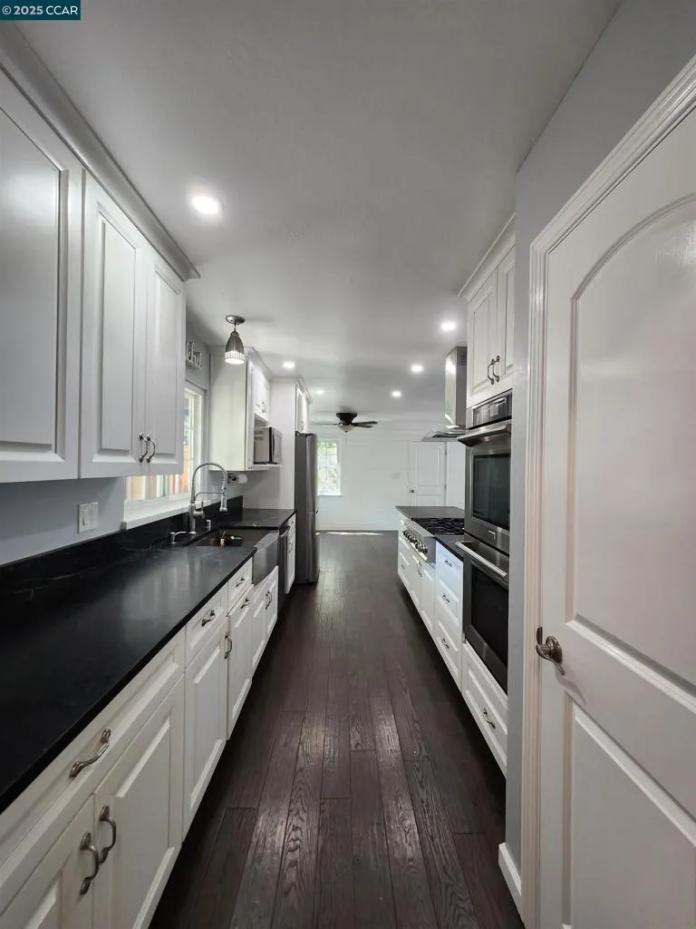 3479 Rose Ct, Concord, California 94519 home-pic-9