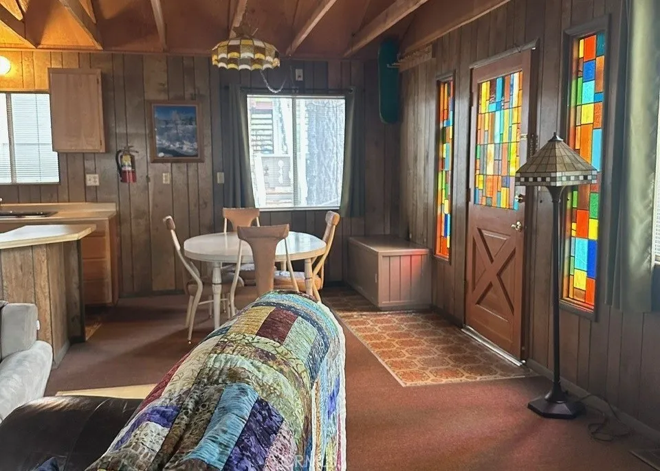 681 Main Street, Big Bear Lake, California 92315 home-pic-8