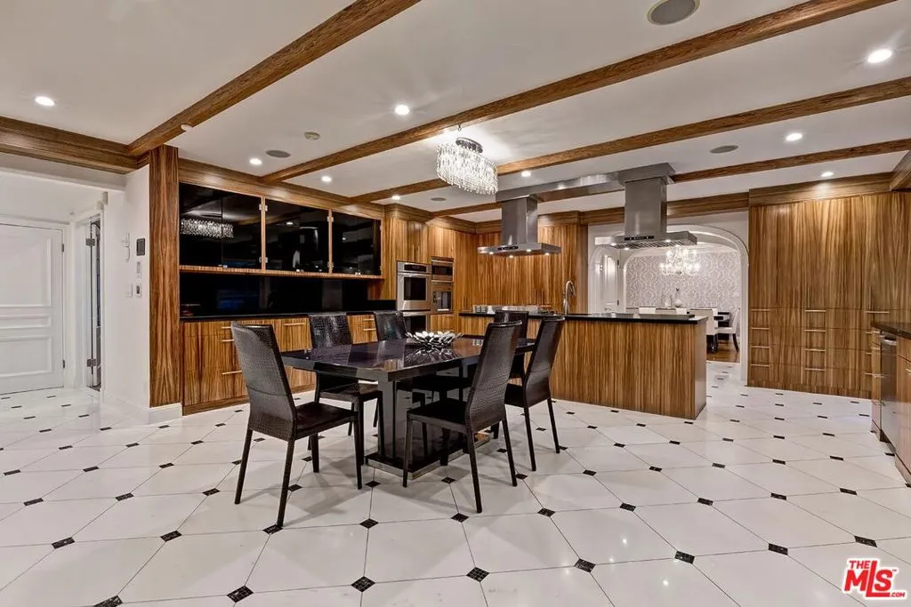 725 N Faring Road, Los Angeles, California 90077 home-pic-17