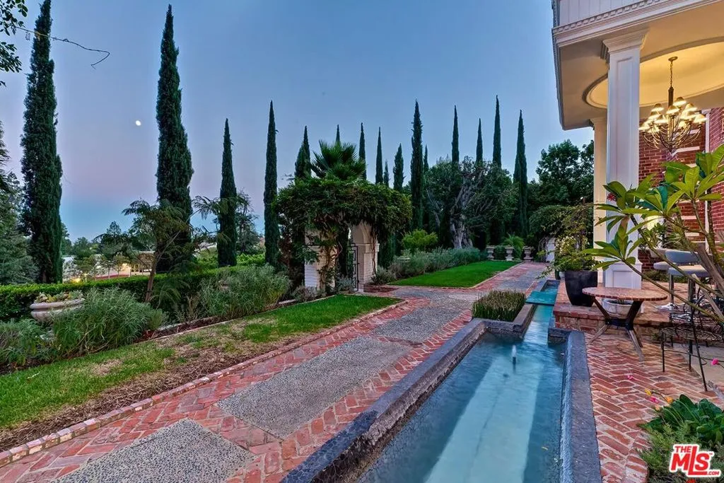 725 N Faring Road, Los Angeles, California 90077 home-pic-9