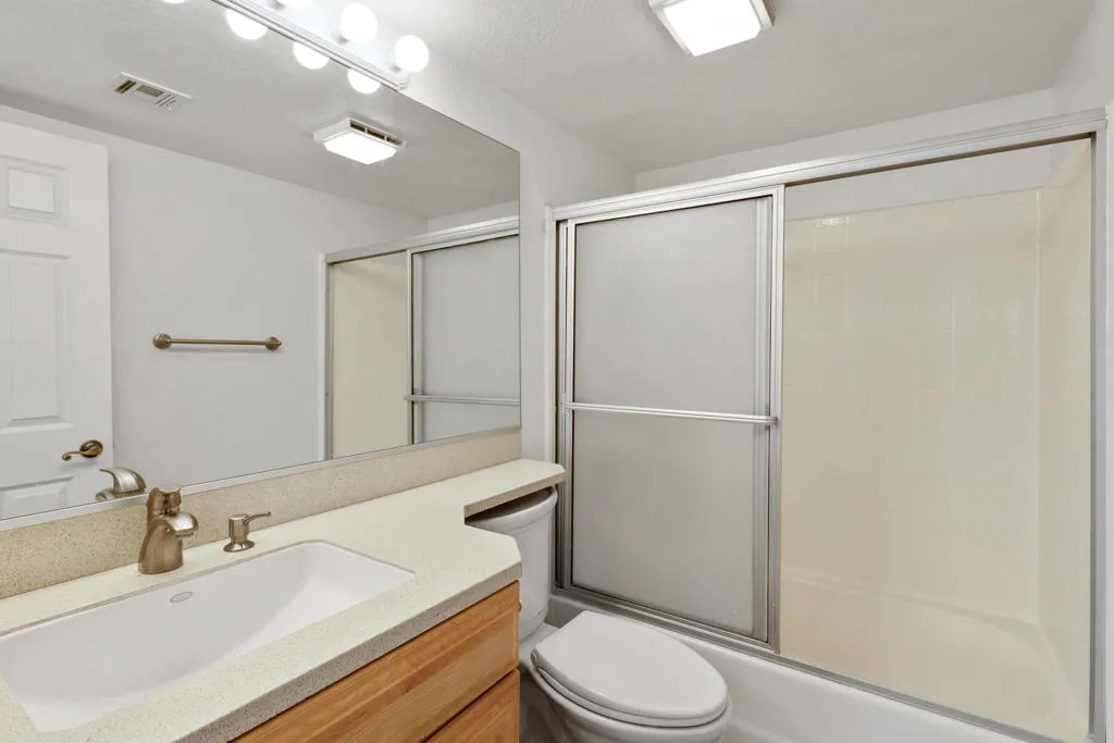 31200 Landau Boulevard 201, Cathedral City, California 92234 home-pic-16