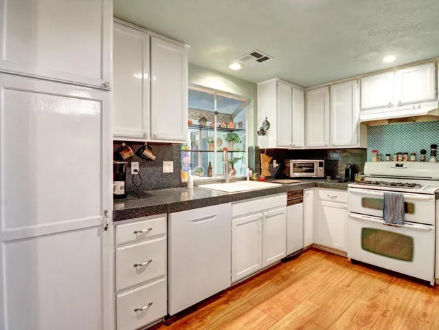 28-64660 Picard Ct-28