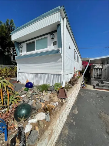 Side view of vintage '58 mobile home