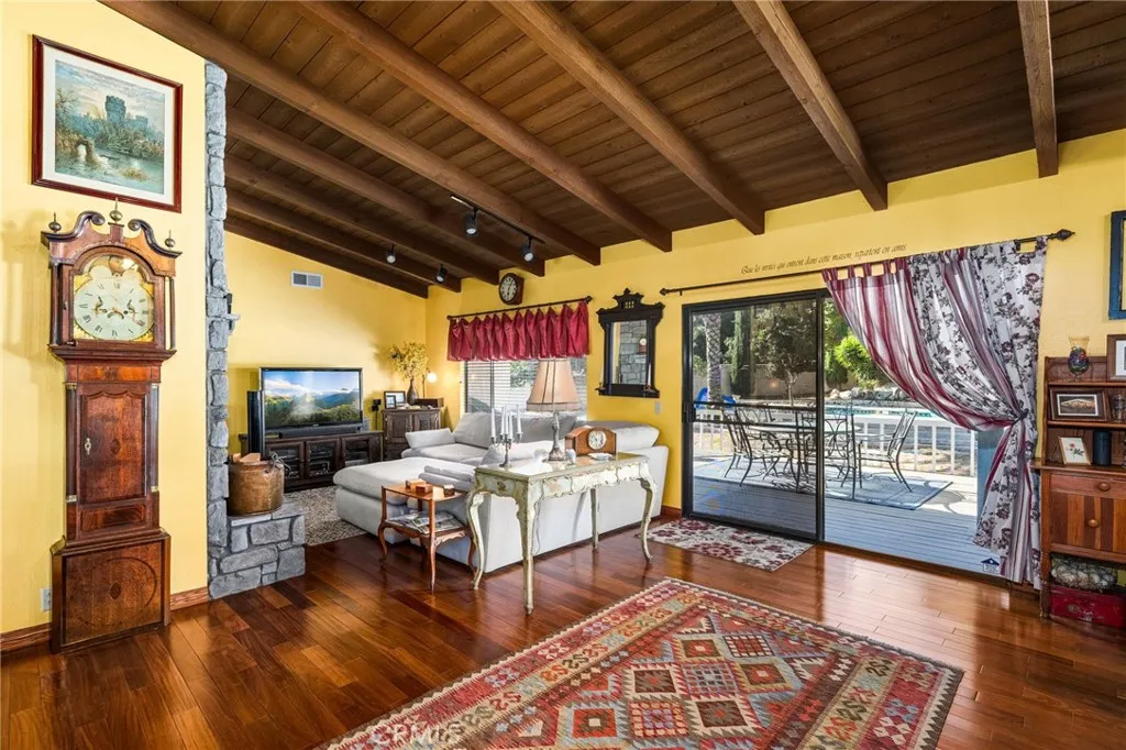 2421 Cliff Road, Upland, California 91784 home-pic-10