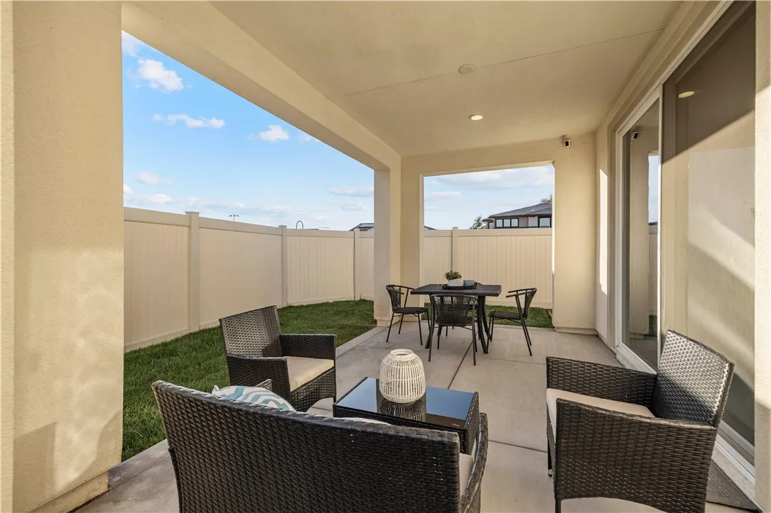 18160 Meridian Lane, Saugus, California 91350 home-pic-32
