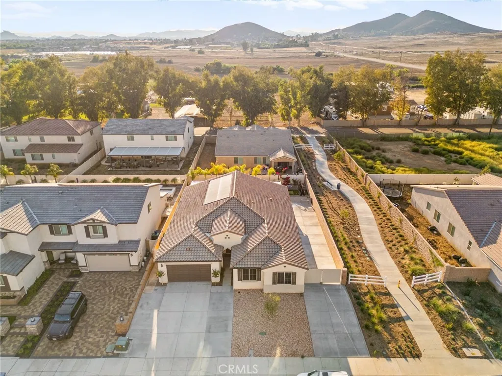 34093 Harcourt, Winchester, California 92596 home-pic-7