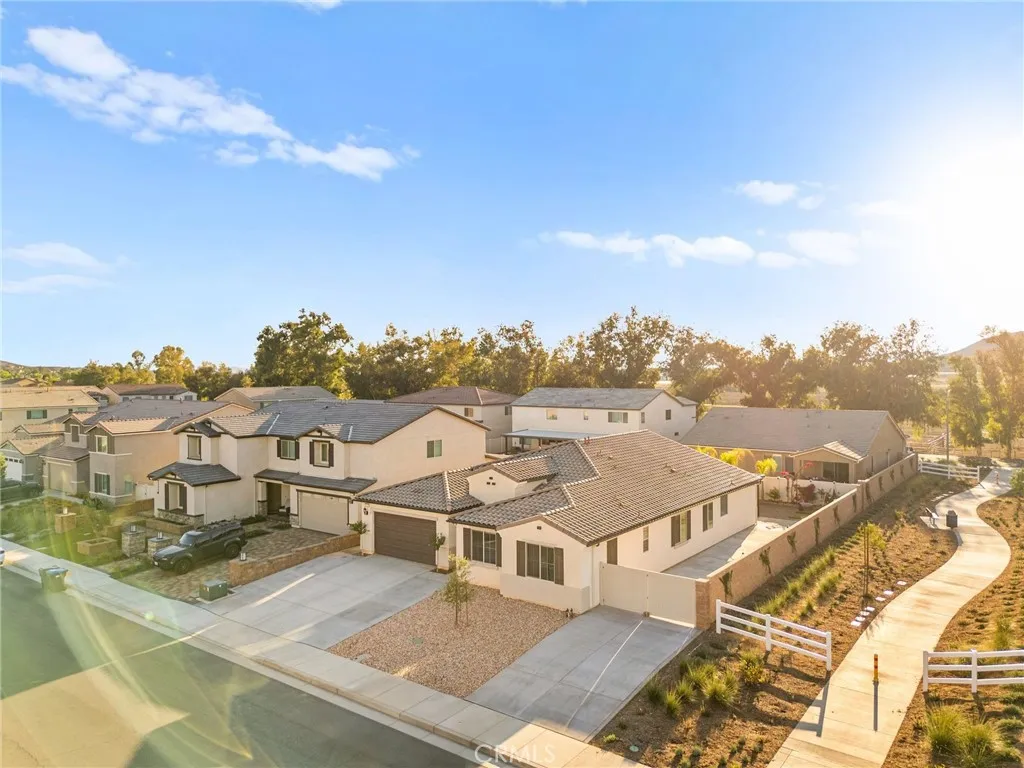 34093 Harcourt, Winchester, California 92596 home-pic-4