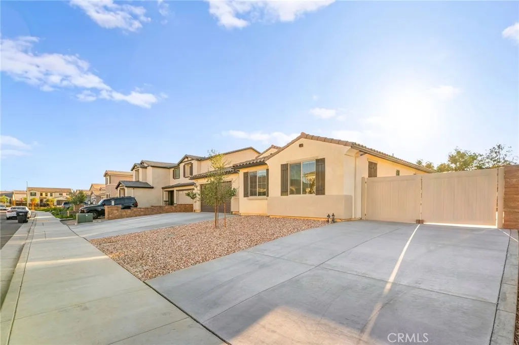 34093 Harcourt, Winchester, California 92596 home-pic-1