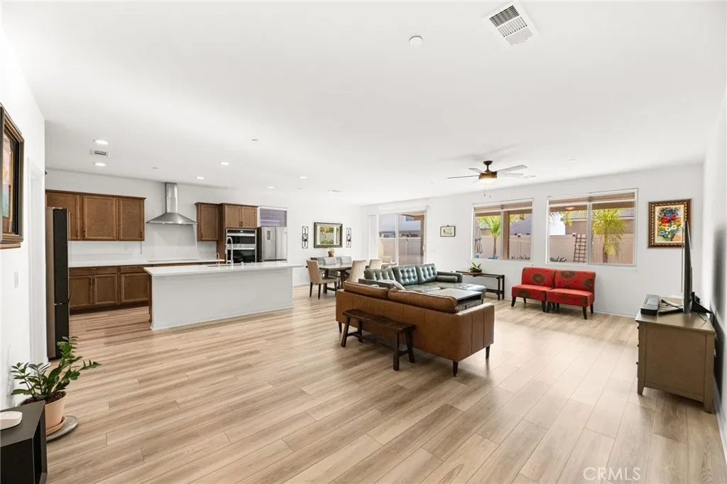 34093 Harcourt, Winchester, California 92596 home-pic-8