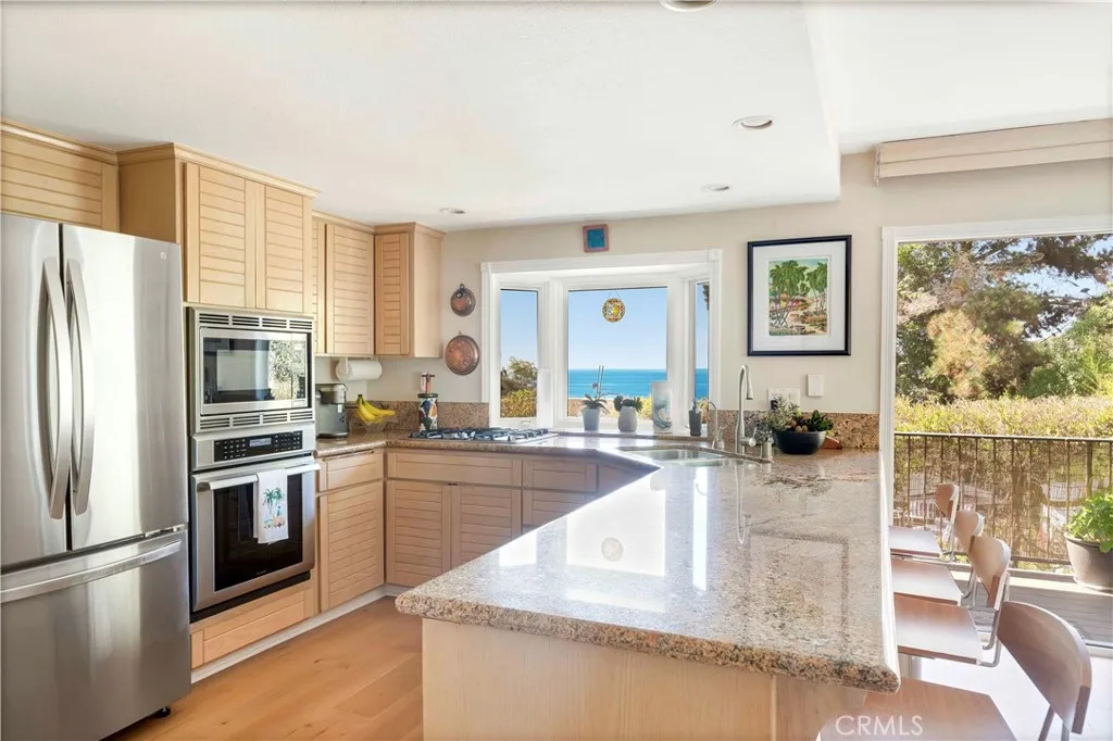 480 Nyes Place, Laguna Beach, California 92651 home-pic-4