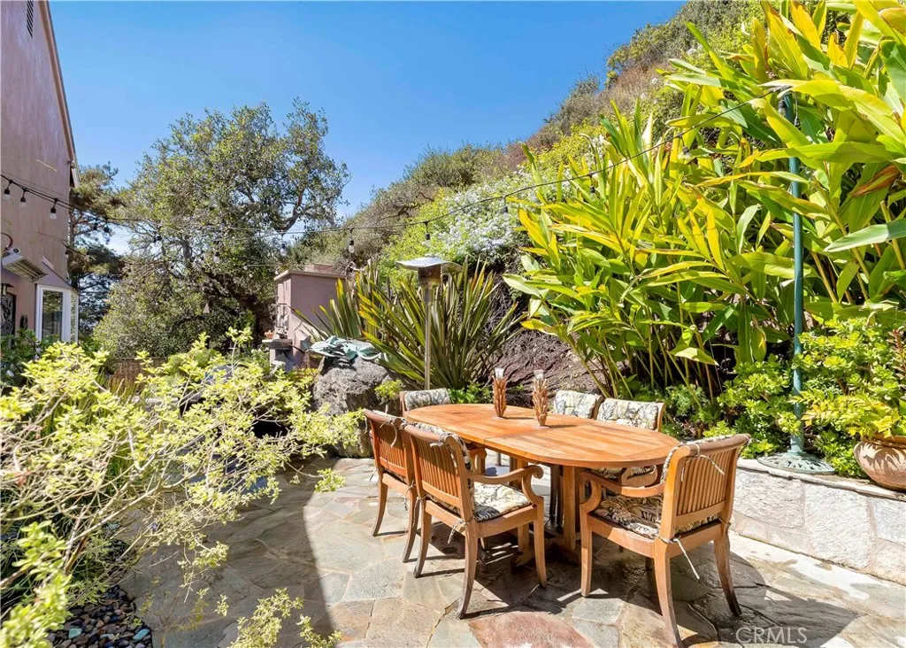 480 Nyes Place, Laguna Beach, California 92651 home-pic-17