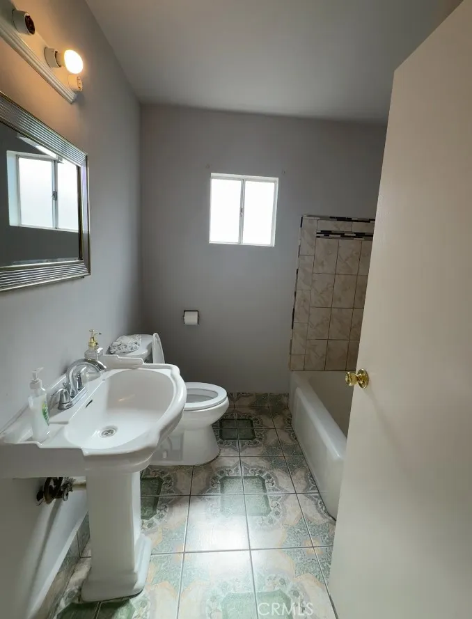 2788 N E Street, San Bernardino, California 92405 home-pic-3