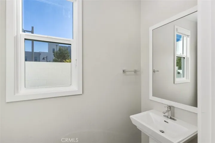 157 Novel, Irvine, California 92618
