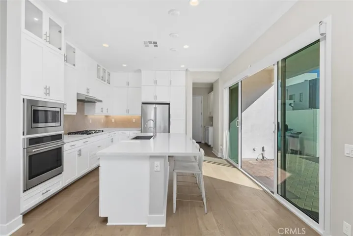 157 Novel, Irvine, California 92618