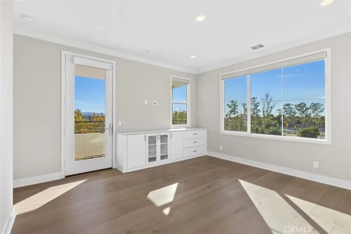 157 Novel, Irvine, California 92618