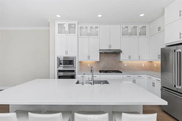 157 Novel, Irvine, California 92618