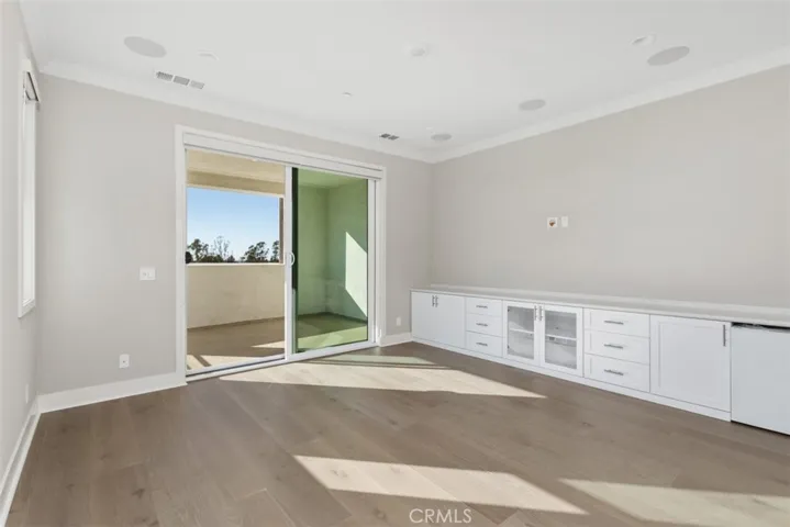 157 Novel, Irvine, California 92618