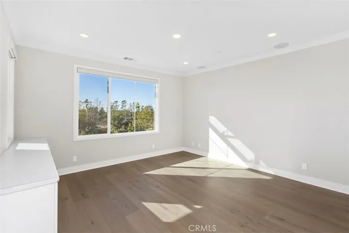 157 Novel, Irvine, California 92618