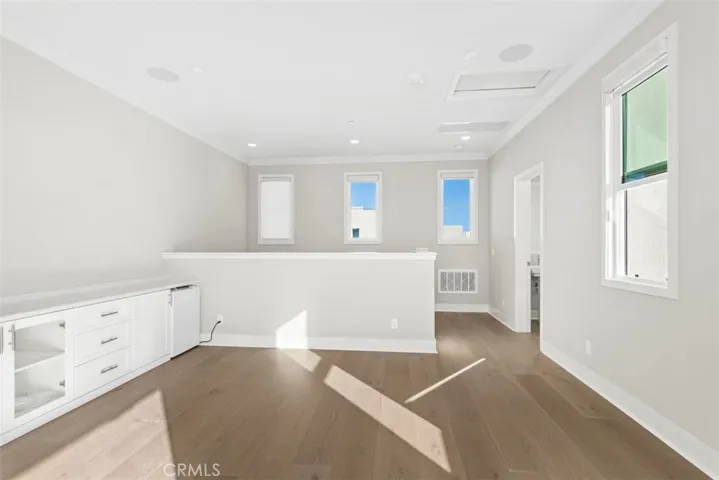 157 Novel, Irvine, California 92618