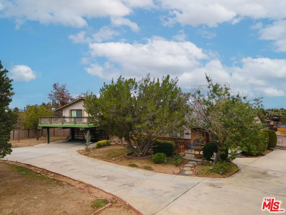 2057 W Avenue O, Palmdale, California 93551 home-pic-0