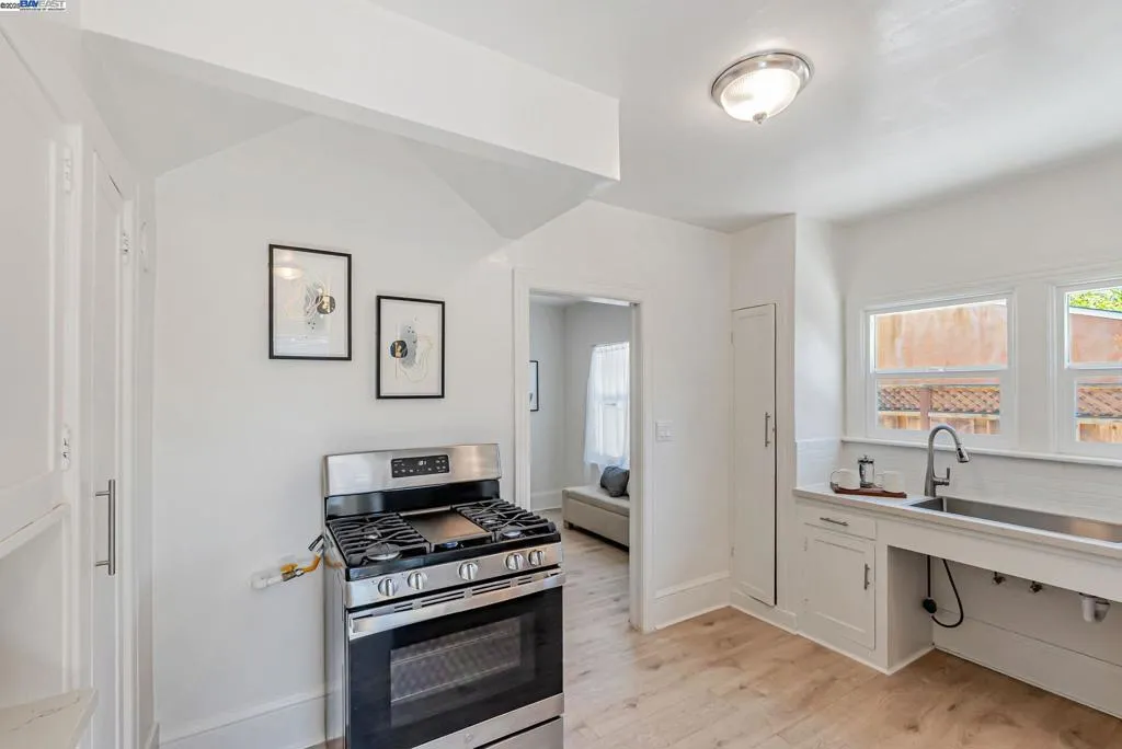 1007 47th St, Emeryville, California 94608 home-pic-13