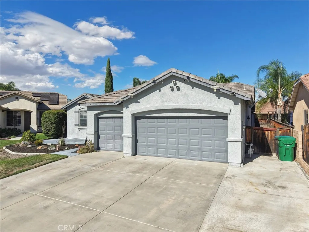 25266 Shady Creek Circle, Menifee, California 92584 home-pic-7