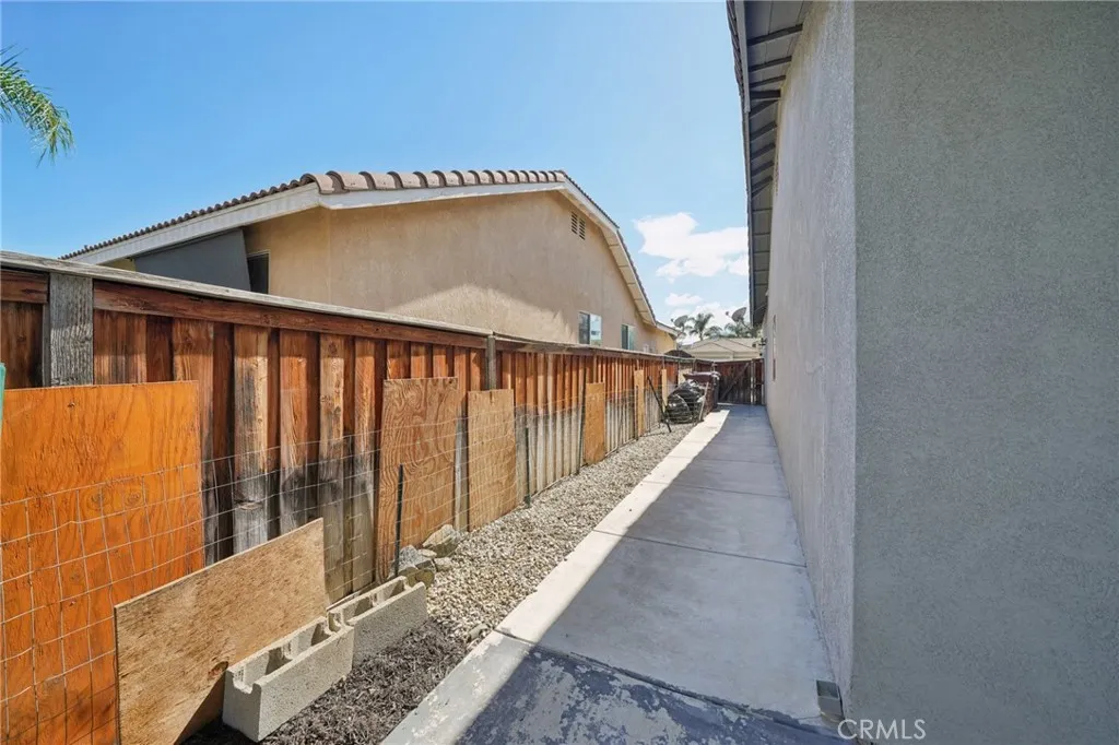 25266 Shady Creek Circle, Menifee, California 92584 home-pic-51