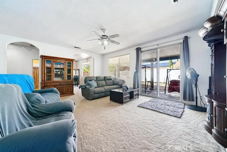 25266 Shady Creek Circle, Menifee, California 92584 home-pic-9
