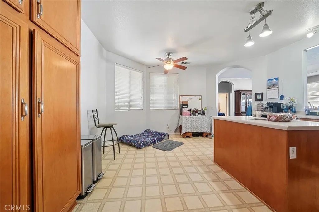 25266 Shady Creek Circle, Menifee, California 92584 home-pic-19