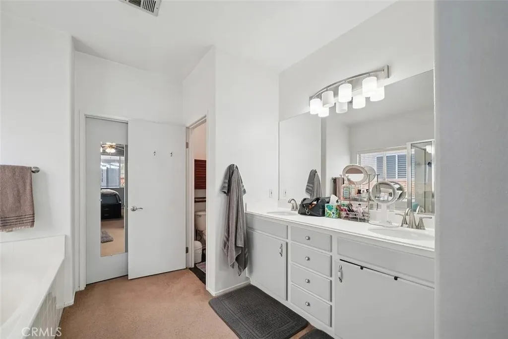 25266 Shady Creek Circle, Menifee, California 92584 home-pic-39
