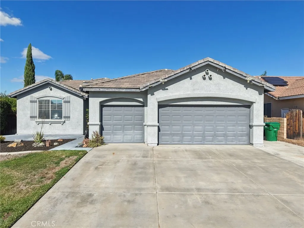25266 Shady Creek Circle, Menifee, California 92584 home-pic-2