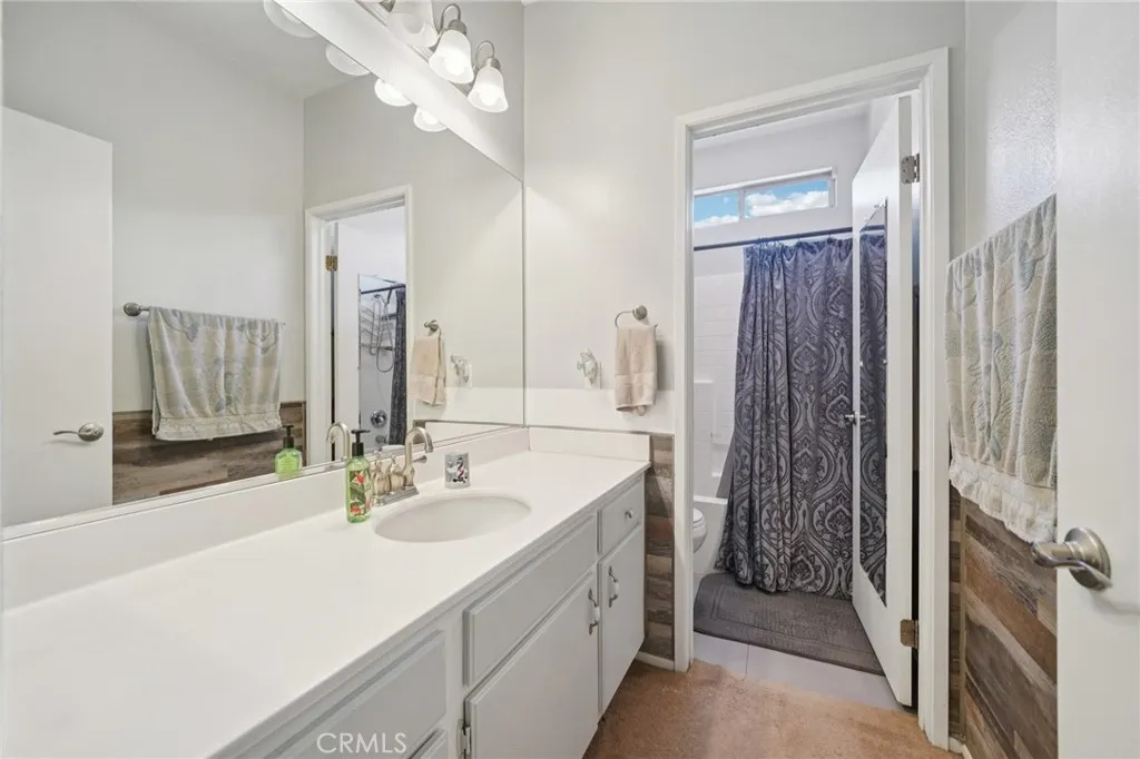 25266 Shady Creek Circle, Menifee, California 92584 home-pic-43