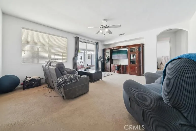 25266 Shady Creek Circle, Menifee, California 92584 home-pic-10