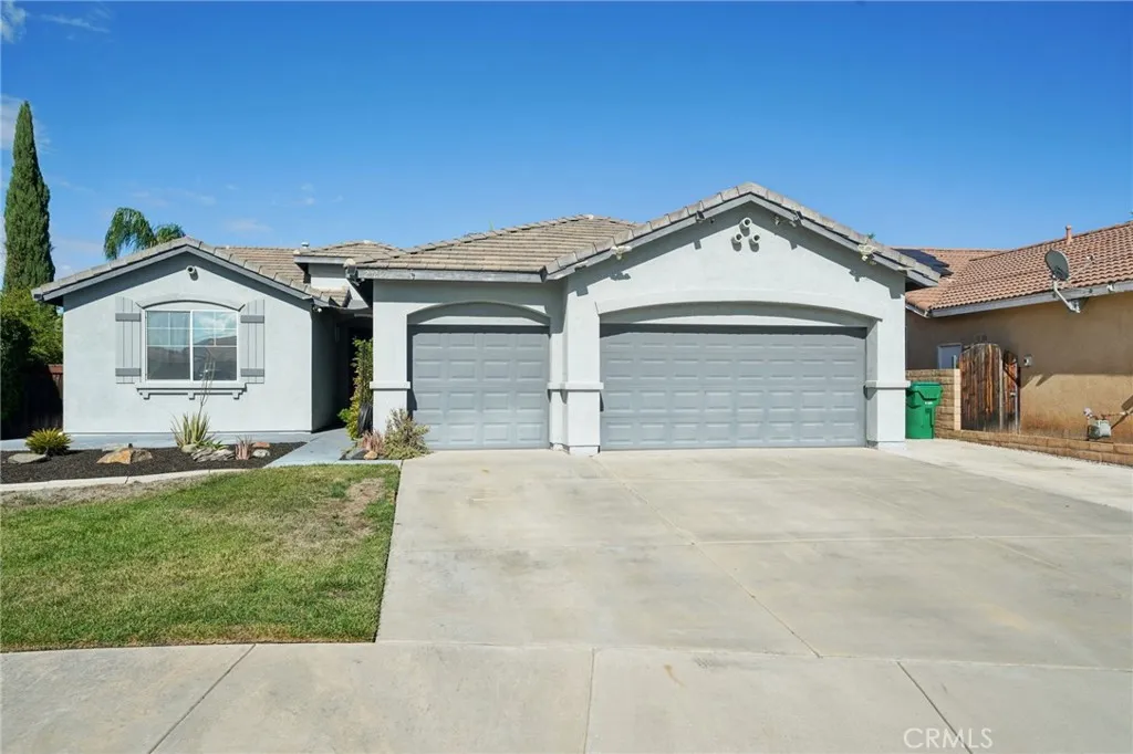 25266 Shady Creek Circle, Menifee, California 92584 home-pic-3