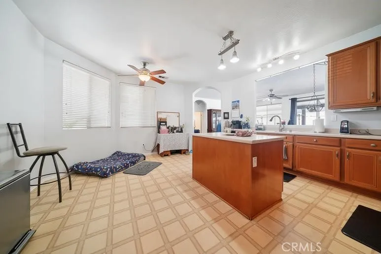 25266 Shady Creek Circle, Menifee, California 92584 home-pic-18