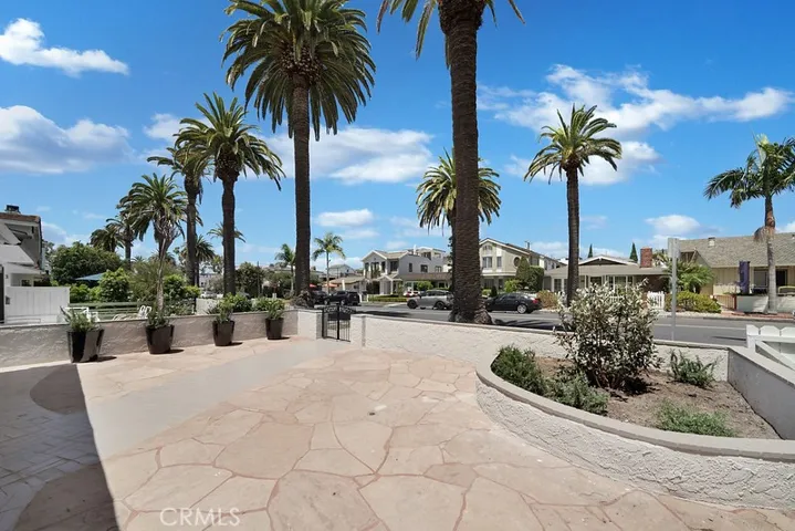 608 Marguerite Avenue, Corona Del Mar, California 92625