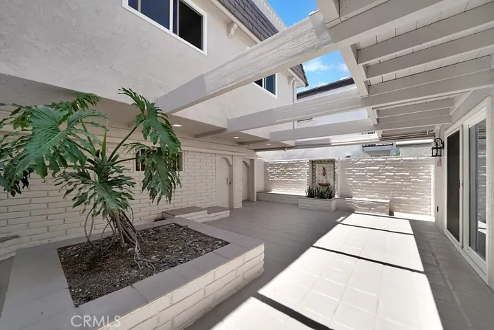 608 Marguerite Avenue, Corona Del Mar, California 92625