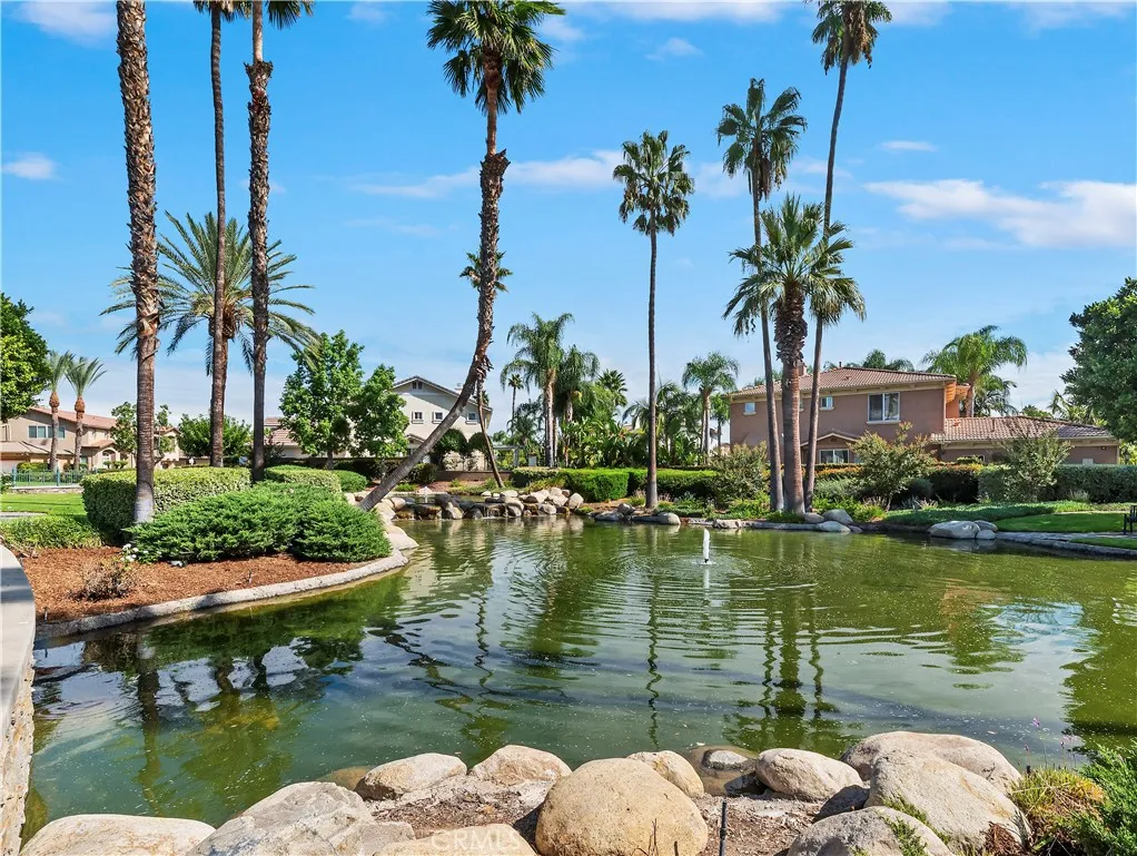 11356 Pondhurst Way, Riverside, California 92505 home-pic-2