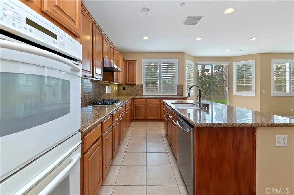 11356 Pondhurst Way, Riverside, California 92505 home-pic-18