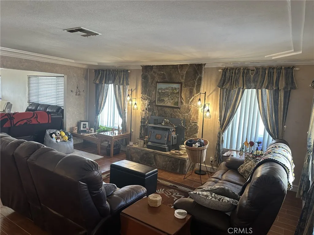 13720 Windward, Helendale, California 92342 home-pic-6