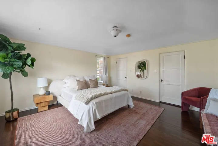 1308 San Vicente Boulevard, Santa Monica, California 90402