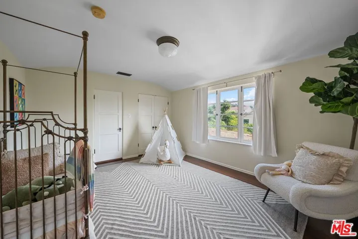 1308 San Vicente Boulevard, Santa Monica, California 90402