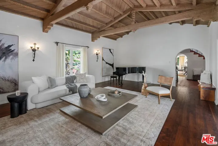 1308 San Vicente Boulevard, Santa Monica, California 90402