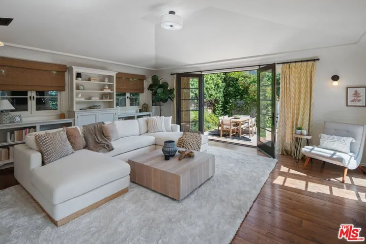 1308 San Vicente Boulevard, Santa Monica, California 90402