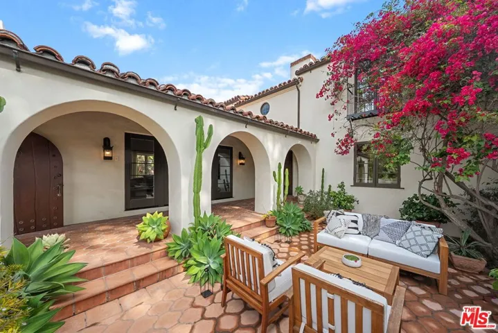 1308 San Vicente Boulevard, Santa Monica, California 90402
