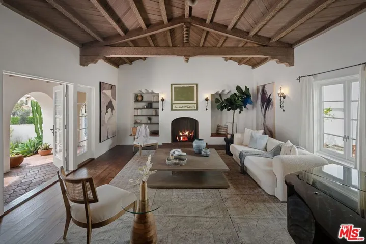 1308 San Vicente Boulevard, Santa Monica, California 90402