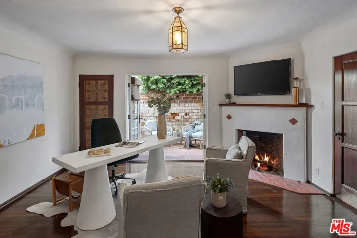 1308 San Vicente Boulevard, Santa Monica, California 90402
