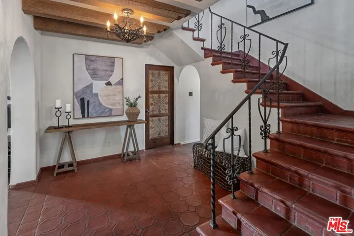 1308 San Vicente Boulevard, Santa Monica, California 90402